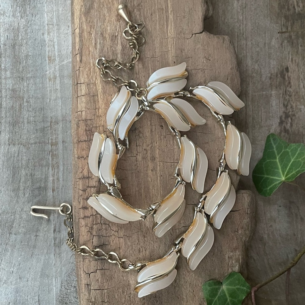 Retro Vintage Moonglow Choker Necklace